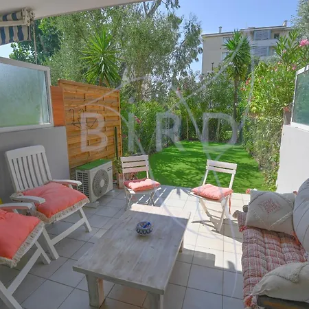 Comfortable Terrace And Private Garden Апартаменты *